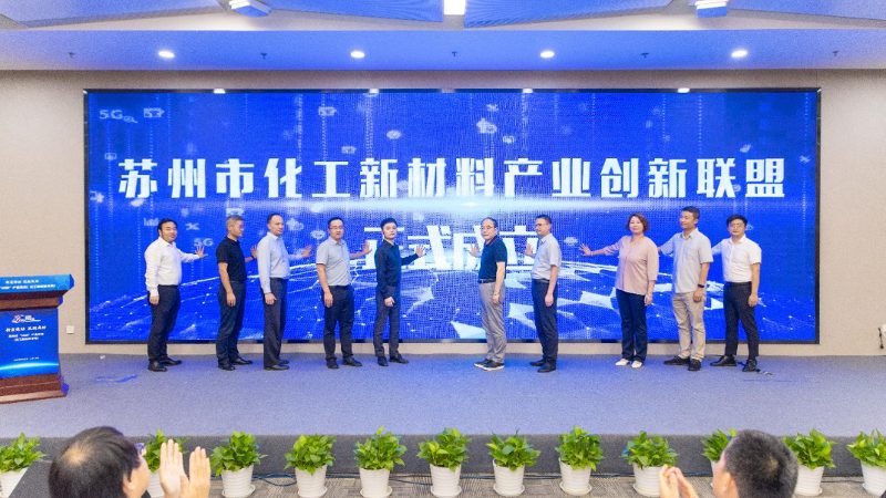 高分子材料与金属材料的较量：一场性能与成本的深层博弈